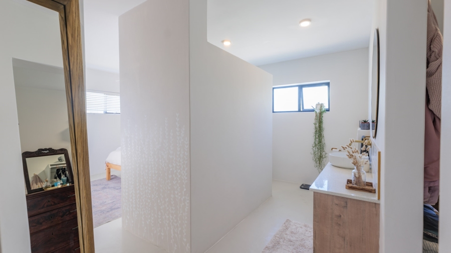 6 Bedroom Property for Sale in Agulhas Western Cape